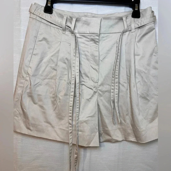 WHITE HOUSE BLACK MARKET High-Rise Pleated Shorts - Picture 7 of 7